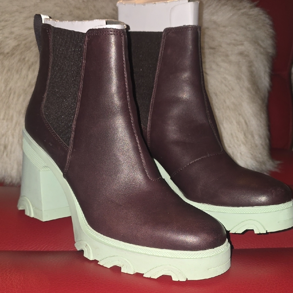 Sorel Brex Brown Leather Heeled Chelsea Boots with Mint Soles, Sz 12 - Picture 3 of 6